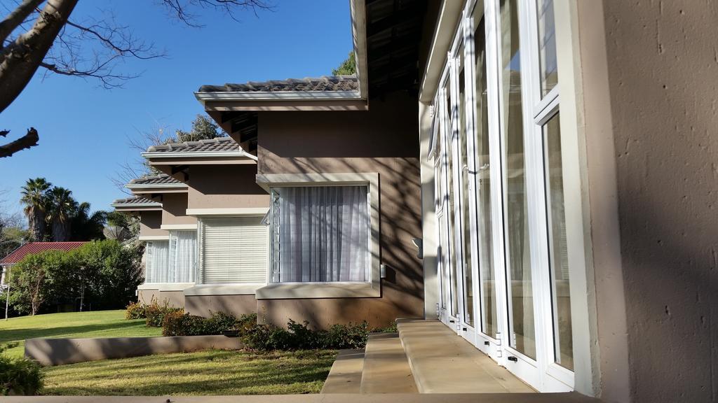 6 On Acacia Bed & Breakfast Johannesburg Luaran gambar
