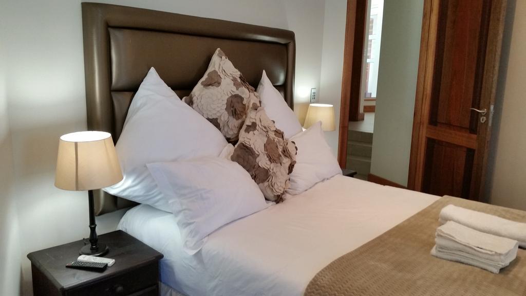 6 On Acacia Bed & Breakfast Johannesburg Luaran gambar