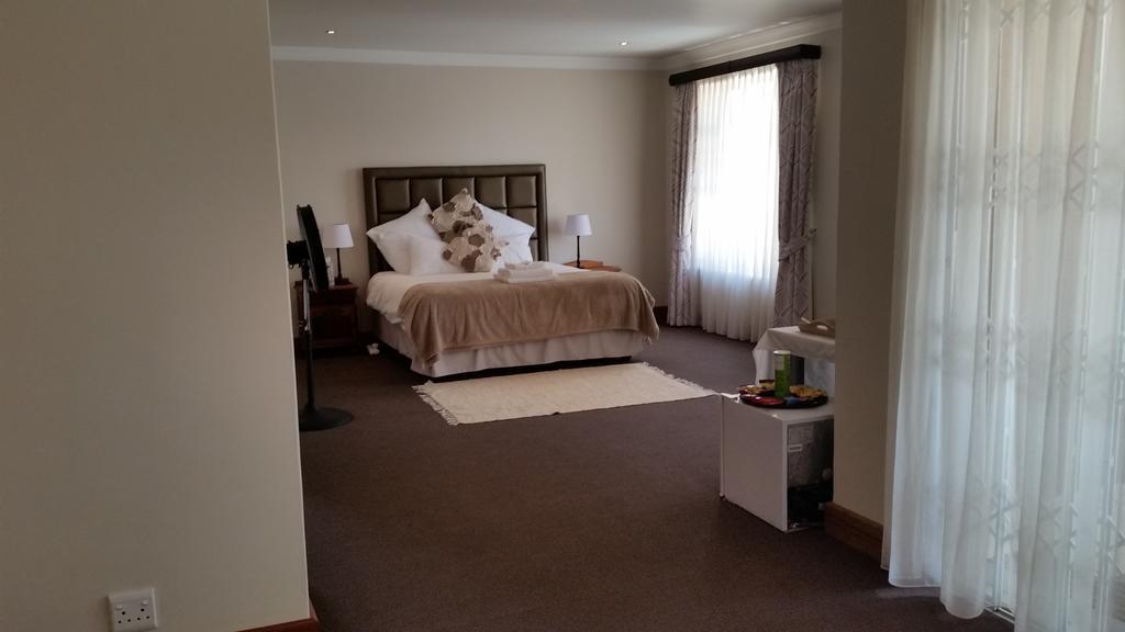 6 On Acacia Bed & Breakfast Johannesburg Bilik gambar