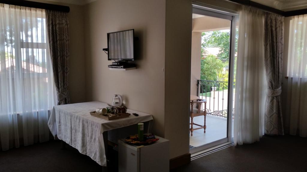 6 On Acacia Bed & Breakfast Johannesburg Luaran gambar