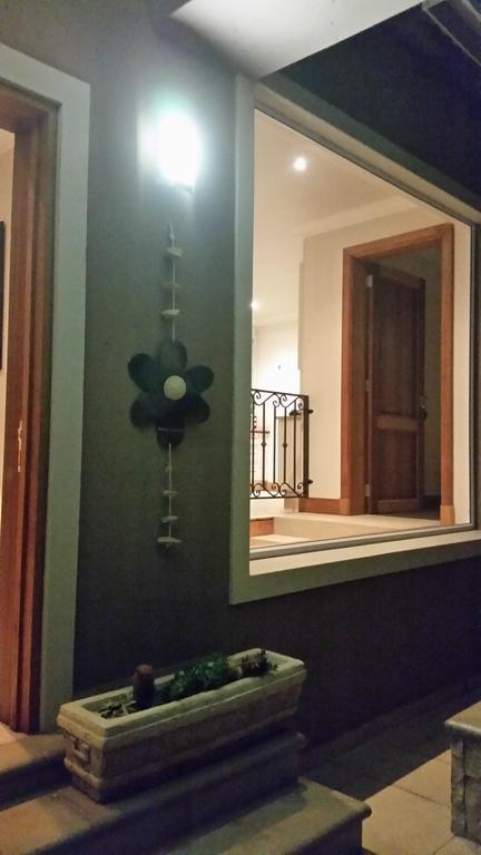 6 On Acacia Bed & Breakfast Johannesburg Luaran gambar