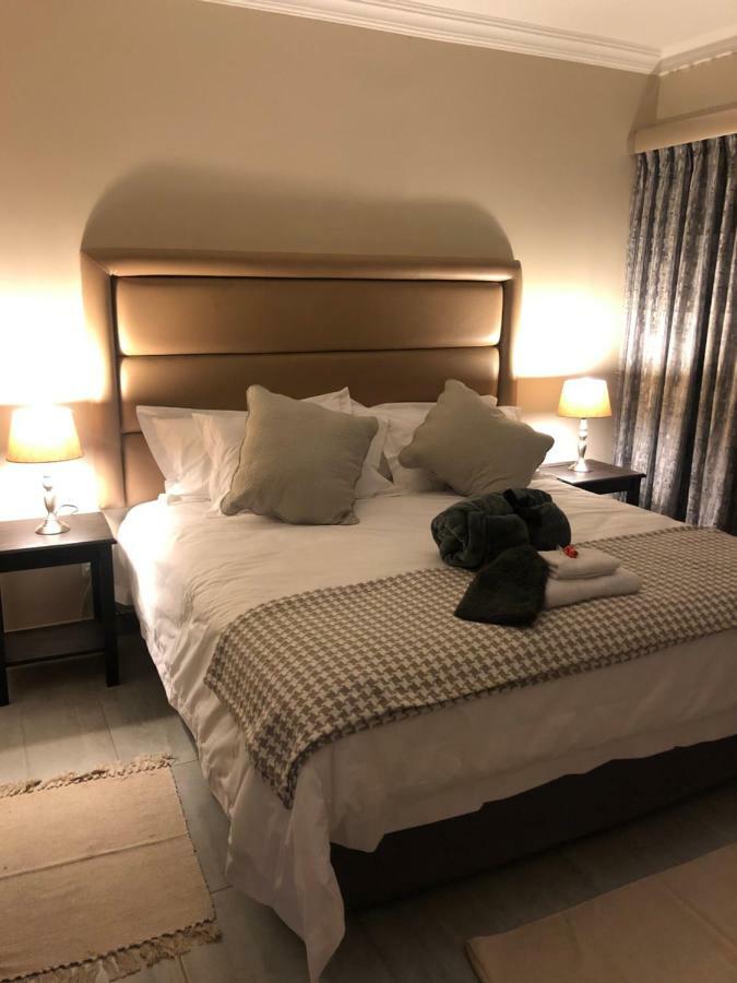 6 On Acacia Bed & Breakfast Johannesburg Luaran gambar