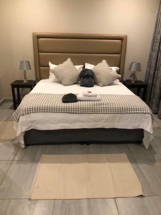 6 On Acacia Bed & Breakfast Johannesburg Luaran gambar