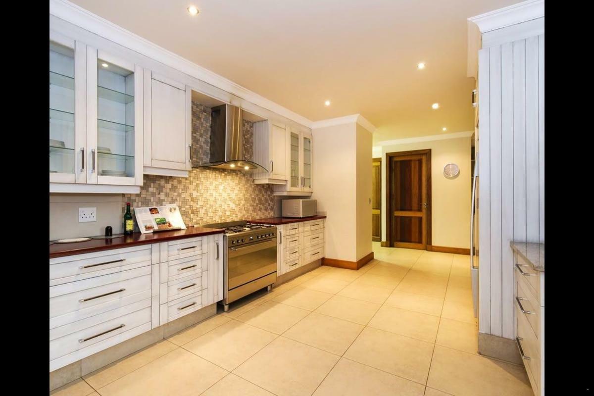 6 On Acacia Bed & Breakfast Johannesburg Luaran gambar