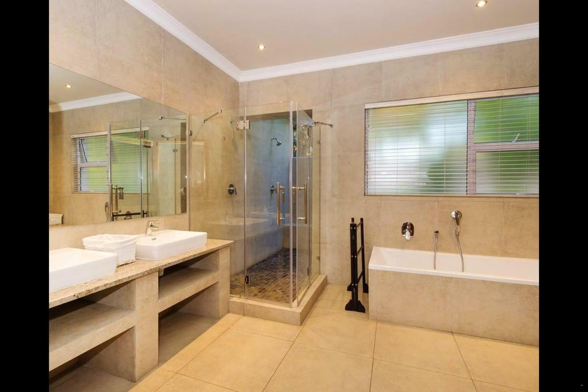 6 On Acacia Bed & Breakfast Johannesburg Luaran gambar