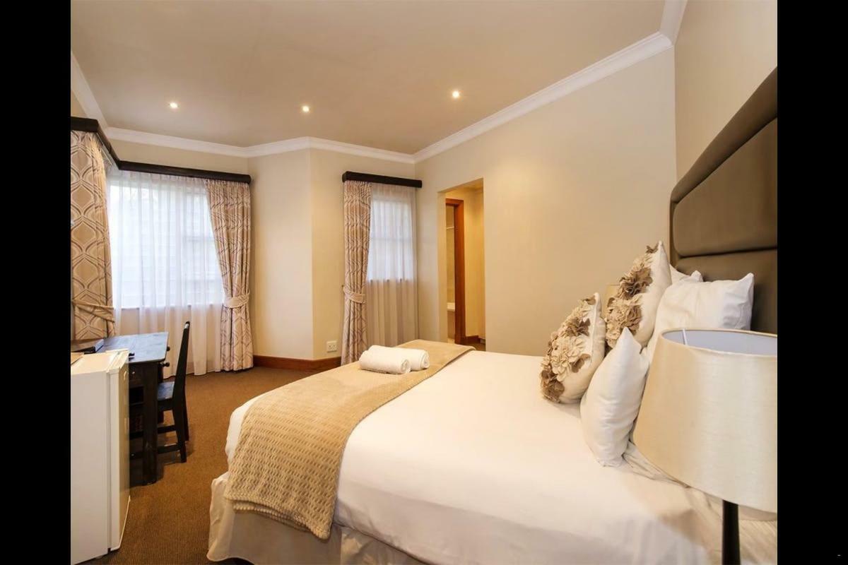6 On Acacia Bed & Breakfast Johannesburg Luaran gambar
