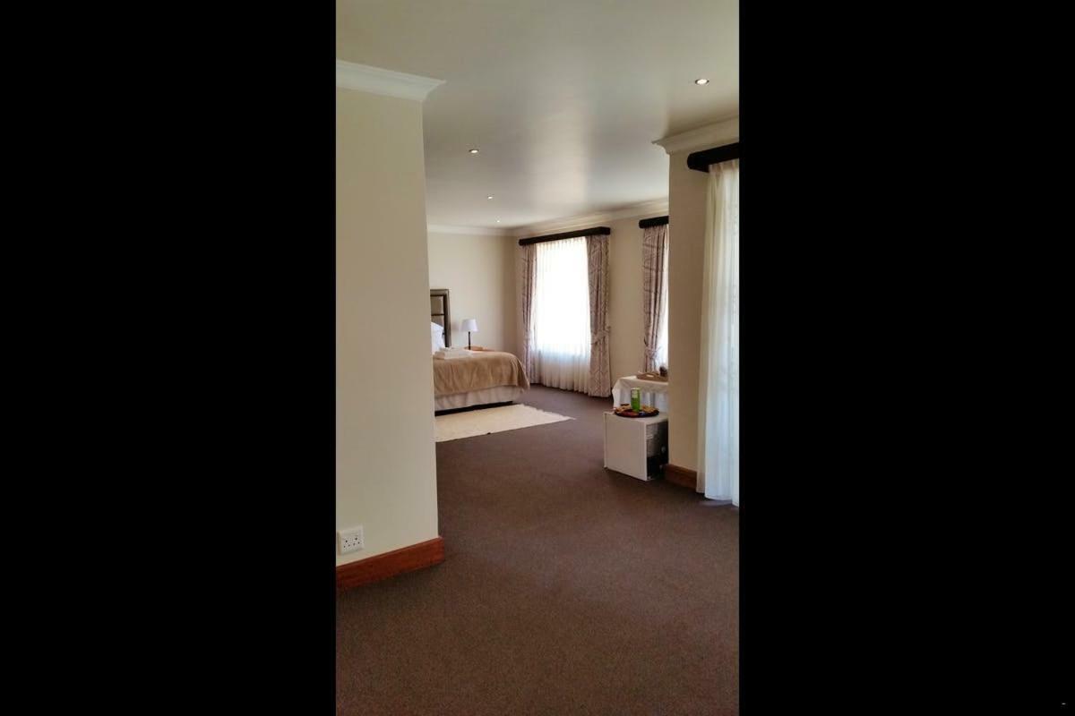 6 On Acacia Bed & Breakfast Johannesburg Luaran gambar