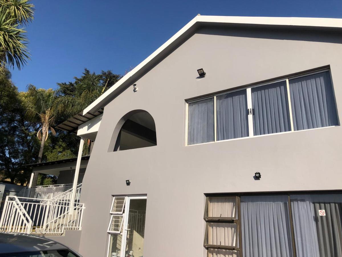 6 On Acacia Bed & Breakfast Johannesburg Luaran gambar