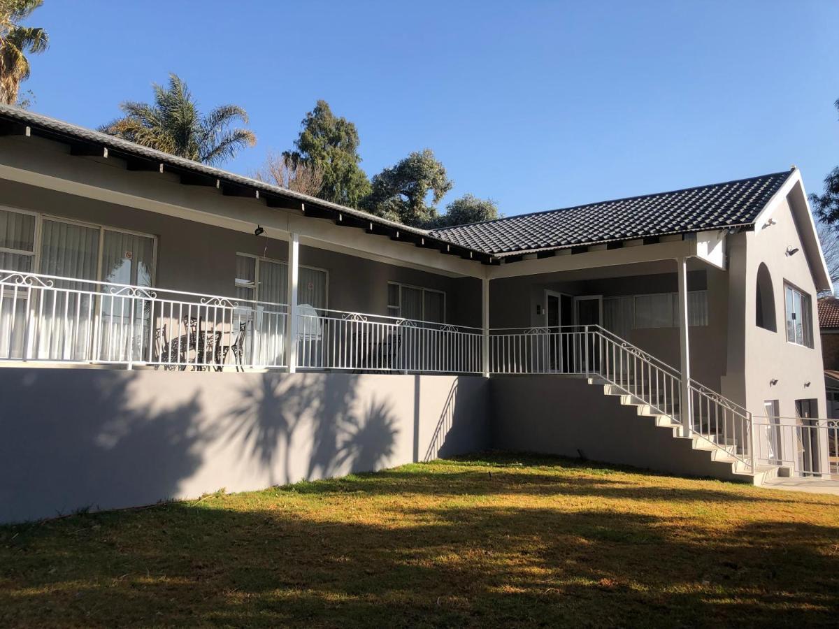 6 On Acacia Bed & Breakfast Johannesburg Luaran gambar